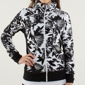 Lululemon Calm & Cozy Brisk Bloom Floral Define Black White Full Zip Jacket Sz 4